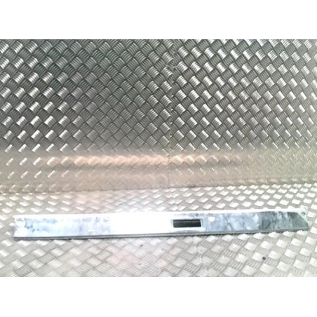 Baguette de coffre AUDI A6 1 AVANT BREAK d’occasion