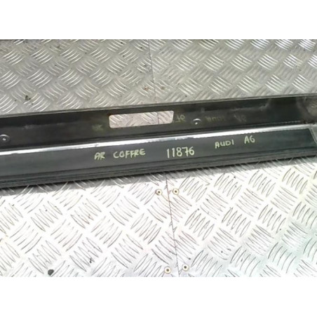 Baguette de coffre AUDI A6 1 AVANT BREAK d’occasion