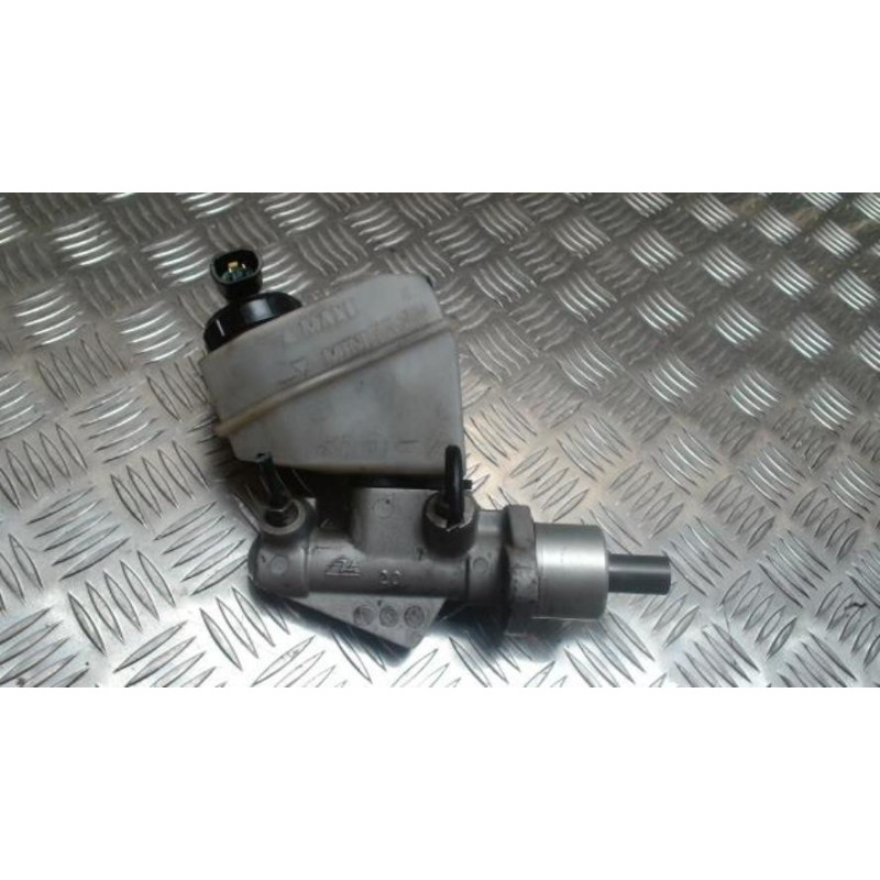 Maitre cylindre (freinage) RENAULT CLIO 2 PHASE 2 d’occasion