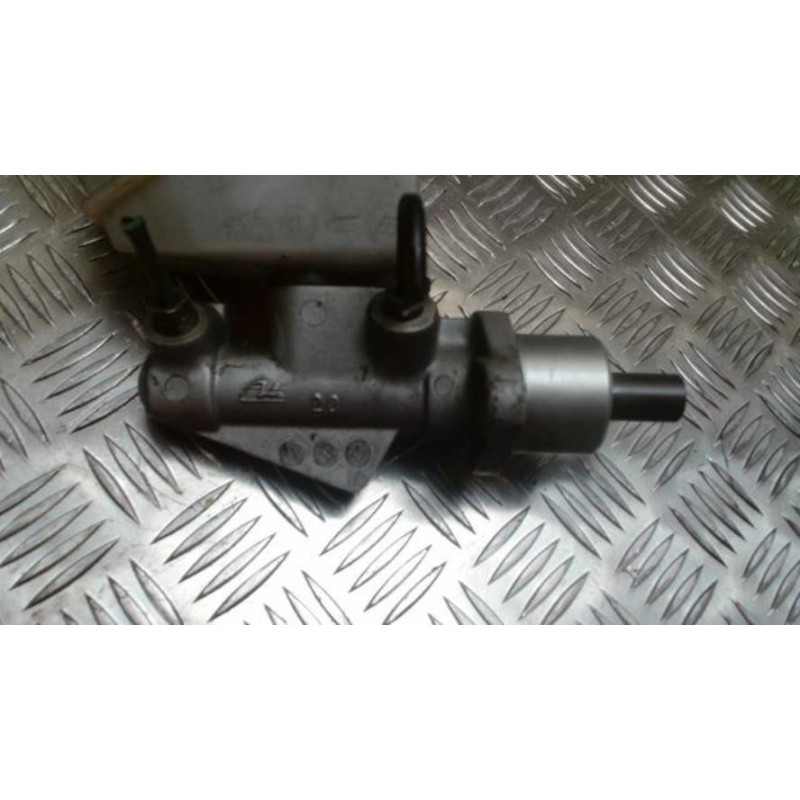 Maitre cylindre (freinage) RENAULT CLIO 2 PHASE 2 d’occasion