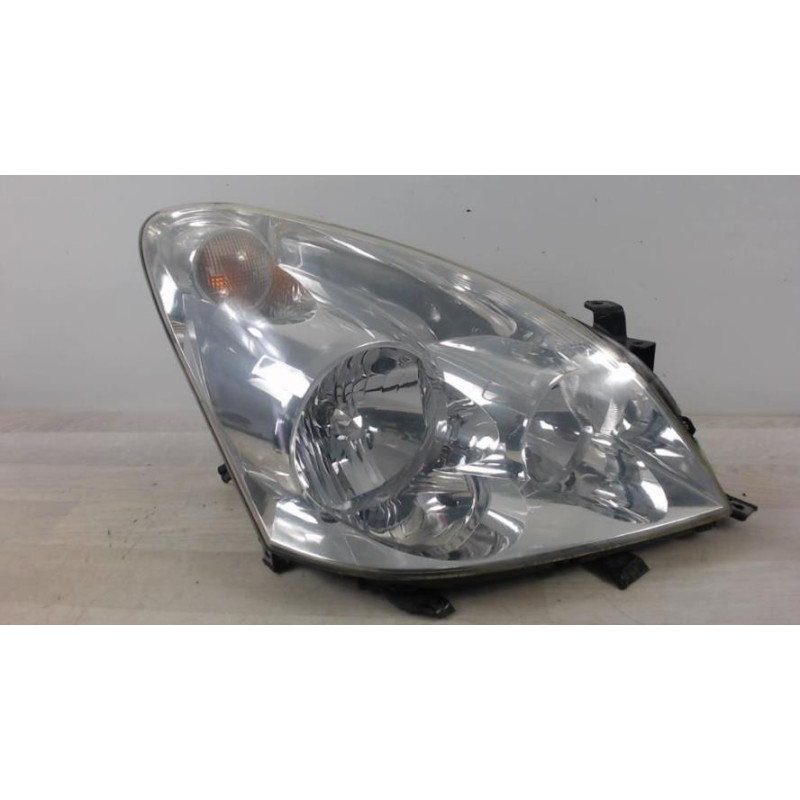 Optique avant principal droit (feux)(phare) TOYOTA COROLLA VERSO 2 PHASE 1 d’occasion