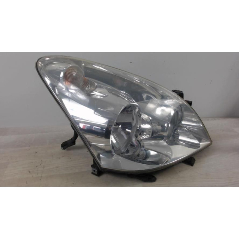 Optique avant principal droit (feux)(phare) TOYOTA COROLLA VERSO 2 PHASE 1 d’occasion