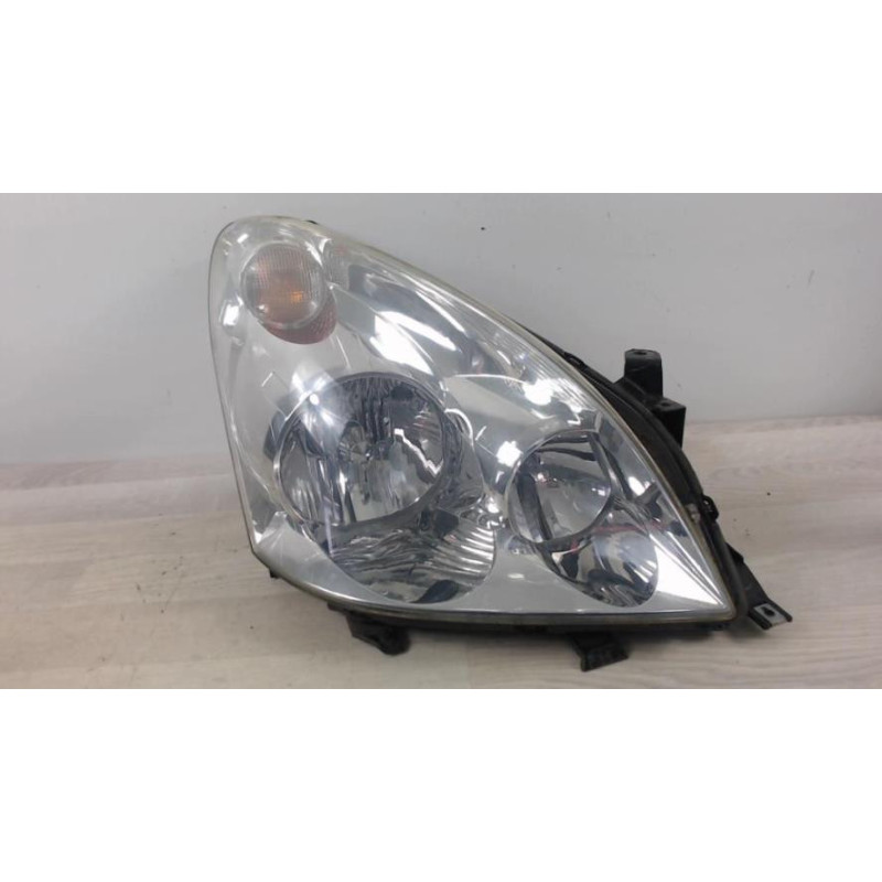 Optique avant principal droit (feux)(phare) TOYOTA COROLLA VERSO 2 PHASE 1 d’occasion