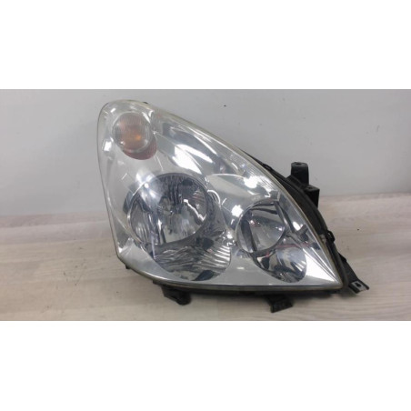 Optique avant principal droit (feux)(phare) TOYOTA COROLLA VERSO 2 PHASE 1 d’occasion