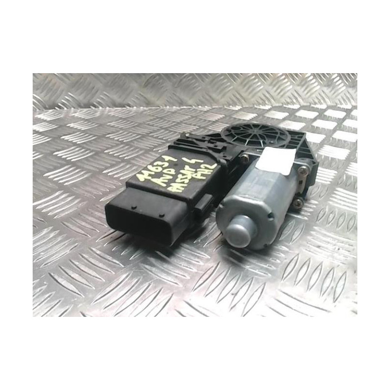 Moteur essuie glace avant droit VOLKSWAGEN PASSAT 4 PHASE 2 d’occasion