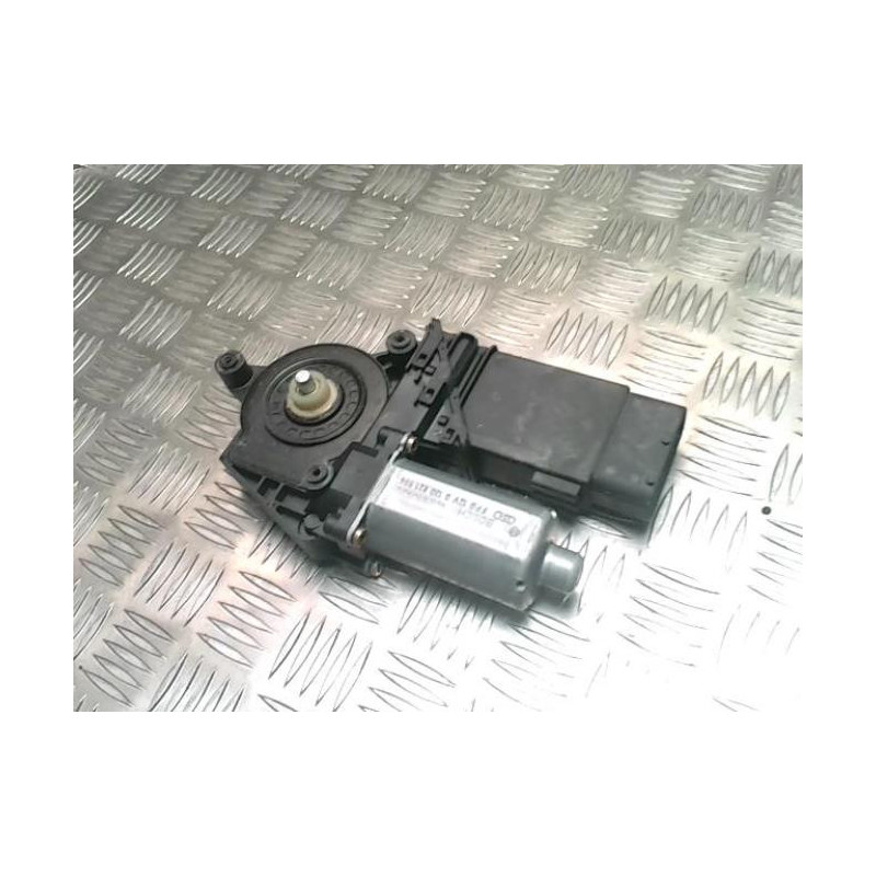Moteur essuie glace avant droit VOLKSWAGEN PASSAT 4 PHASE 2 d’occasion