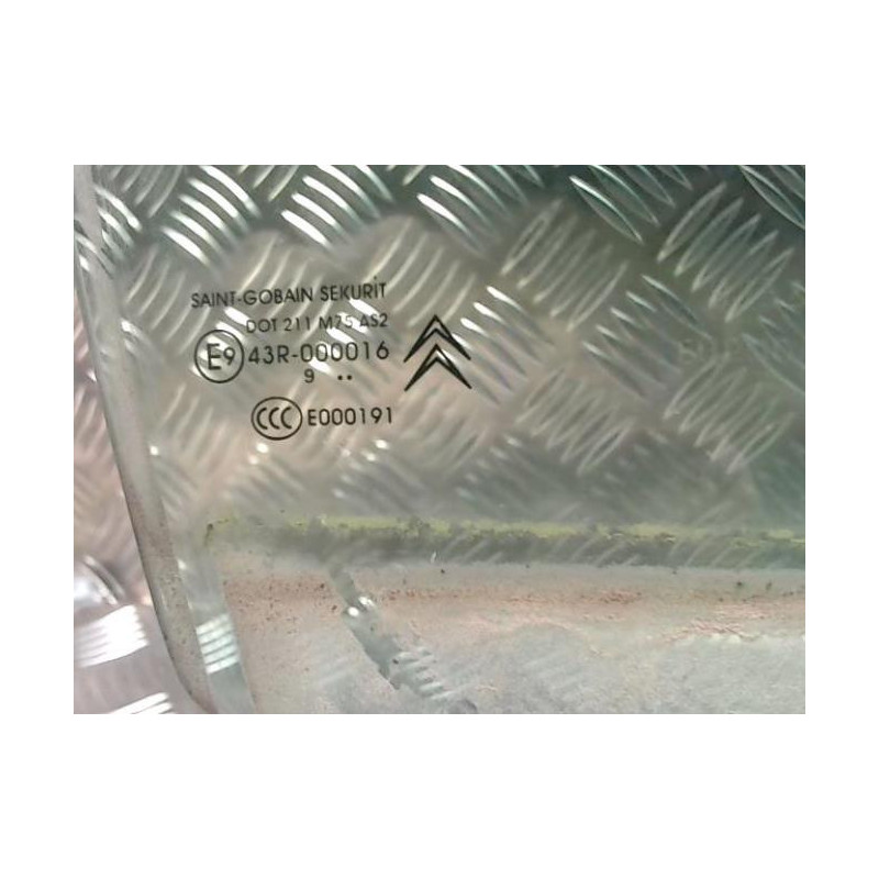 Vitre avant droit CITROEN C4 PICASSO 1 d’occasion