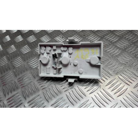 Platine feu arriere droit RENAULT R19 PHASE 2 d’occasion
