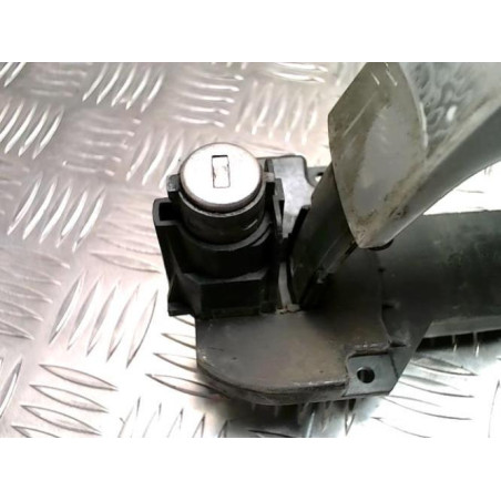Poignee porte avant droit CITROEN C8 d’occasion