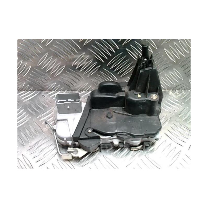 Serrure avant droit PEUGEOT 307 PHASE 2 BREAK d’occasion