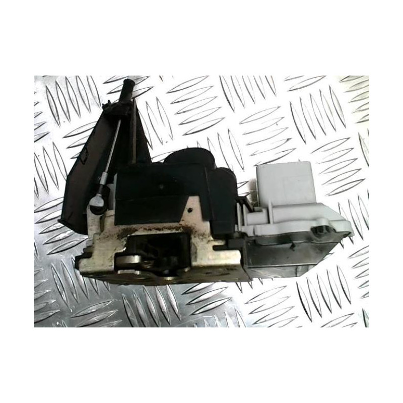 Serrure avant droit PEUGEOT 307 PHASE 2 BREAK d’occasion