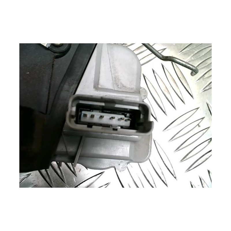Serrure avant droit PEUGEOT 307 PHASE 2 BREAK d’occasion
