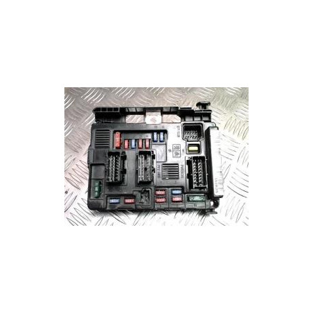 Boitier servitude moteur (BSM) PEUGEOT 1007 d’occasion