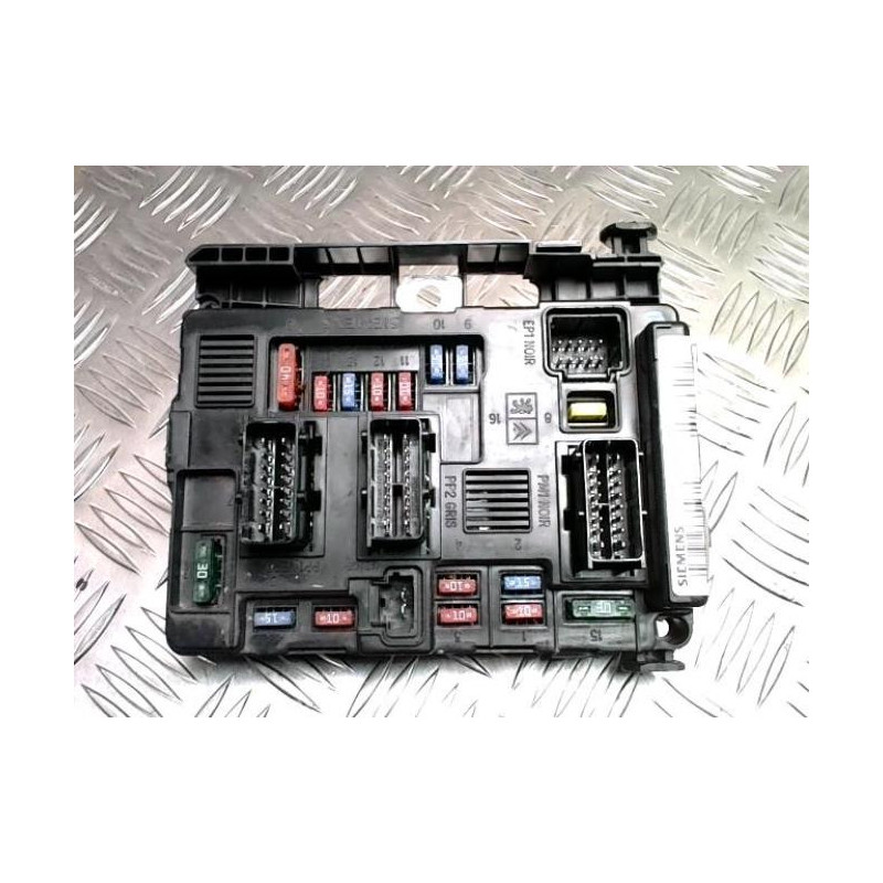 Boitier servitude moteur (BSM) PEUGEOT 1007 d’occasion