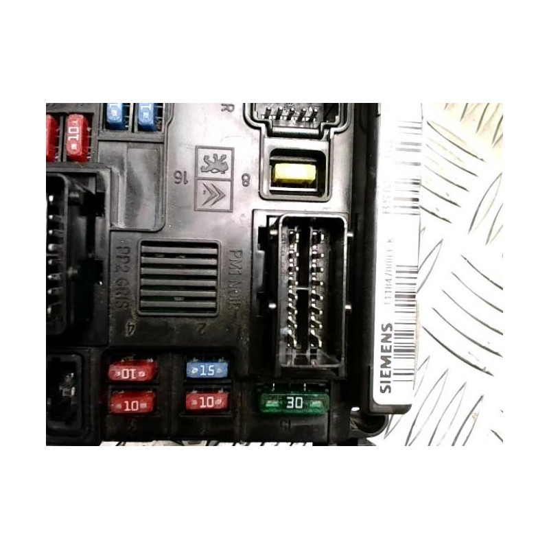 Boitier servitude moteur (BSM) PEUGEOT 1007 d’occasion