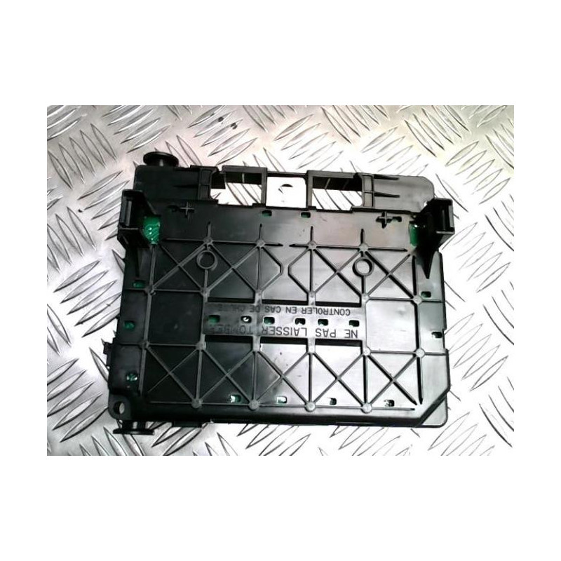 Boitier servitude moteur (BSM) PEUGEOT 1007 d’occasion