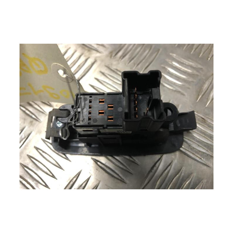 Interrupteur de leve vitre avant droit NISSAN QASHQAI 1 PHASE 2 d’occasion