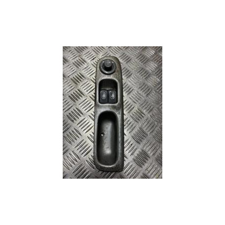 Interrupteur de leve vitre avant gauche RENAULT TWINGO 1 PHASE 3 d’occasion