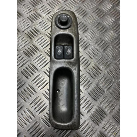 Interrupteur de leve vitre avant gauche RENAULT TWINGO 1 PHASE 3 d’occasion
