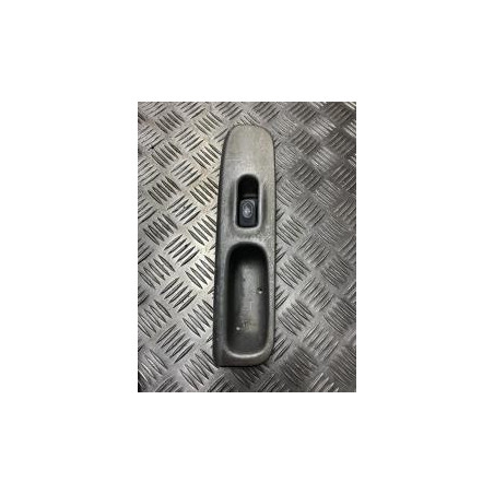 Interrupteur de leve vitre avant droit RENAULT TWINGO 1 PHASE 3 d’occasion