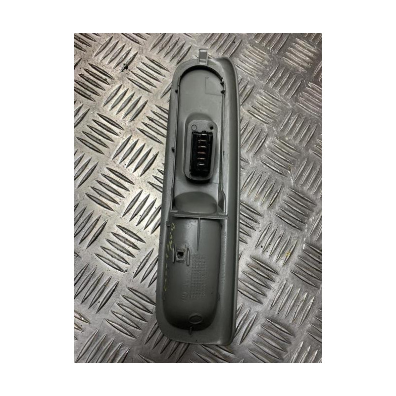 Interrupteur de leve vitre avant droit RENAULT TWINGO 1 PHASE 3 d’occasion