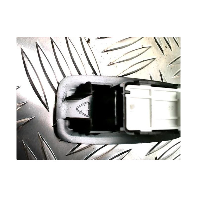 Interrupteur de leve vitre arriere droit CITROEN C4 PICASSO 2 PHASE 1 d’occasion