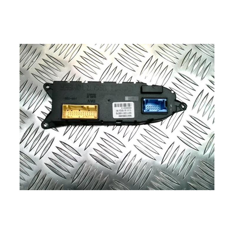 Fermeture centralisee avant droit PEUGEOT 607 PHASE 1 d’occasion