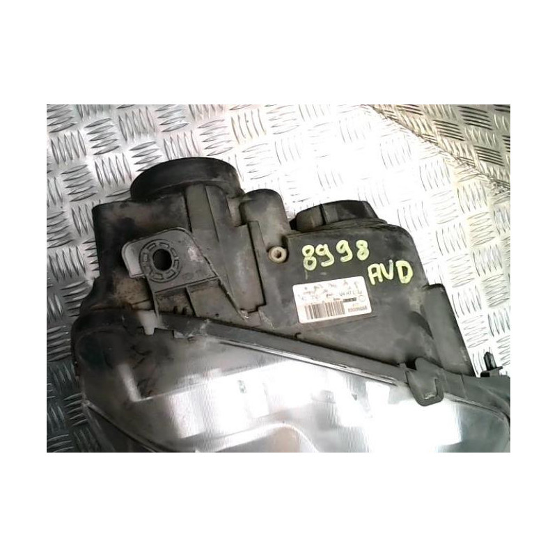 Optique avant principal droit (feux)(phare) FIAT ULYSSE 2 d’occasion