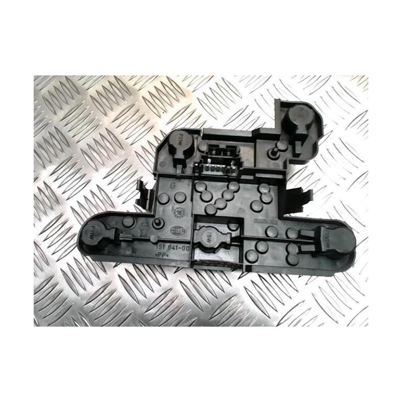 Platine feu arriere gauche RENAULT MEGANE 1 PHASE 2 d’occasion