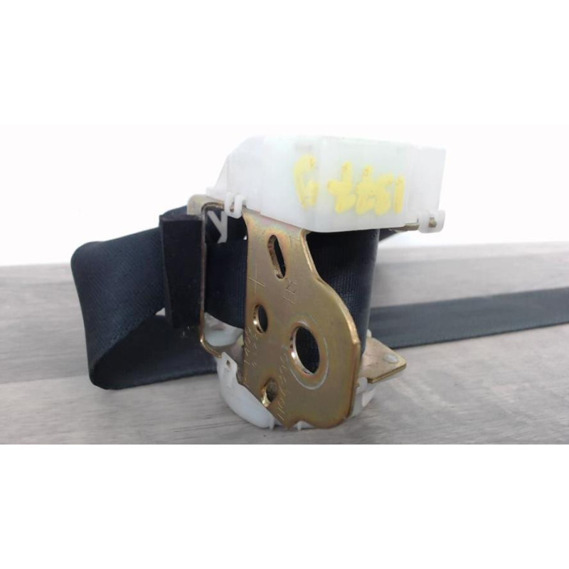 Ceinture arriere gauche TOYOTA COROLLA VERSO 2 PHASE 1 d’occasion