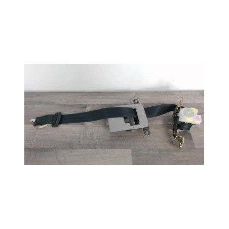 Ceinture centrale TOYOTA COROLLA VERSO 2 PHASE 1 d’occasion