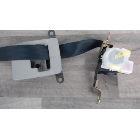 Ceinture centrale TOYOTA COROLLA VERSO 2 PHASE 1 d’occasion