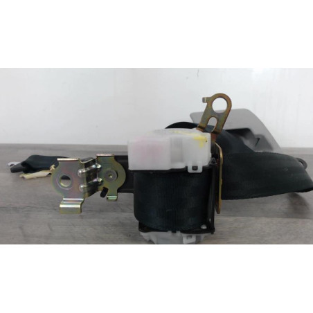 Ceinture centrale TOYOTA COROLLA VERSO 2 PHASE 1 d’occasion