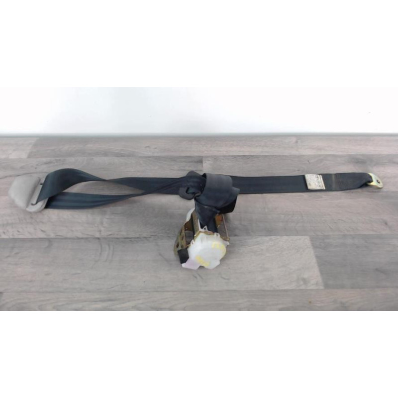 Ceinture arriere droite troisieme ligne TOYOTA COROLLA VERSO 2 PHASE 1 d’occasion