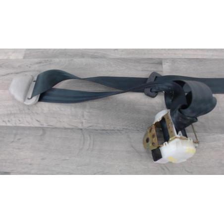 Ceinture arriere droite troisieme ligne TOYOTA COROLLA VERSO 2 PHASE 1 d’occasion