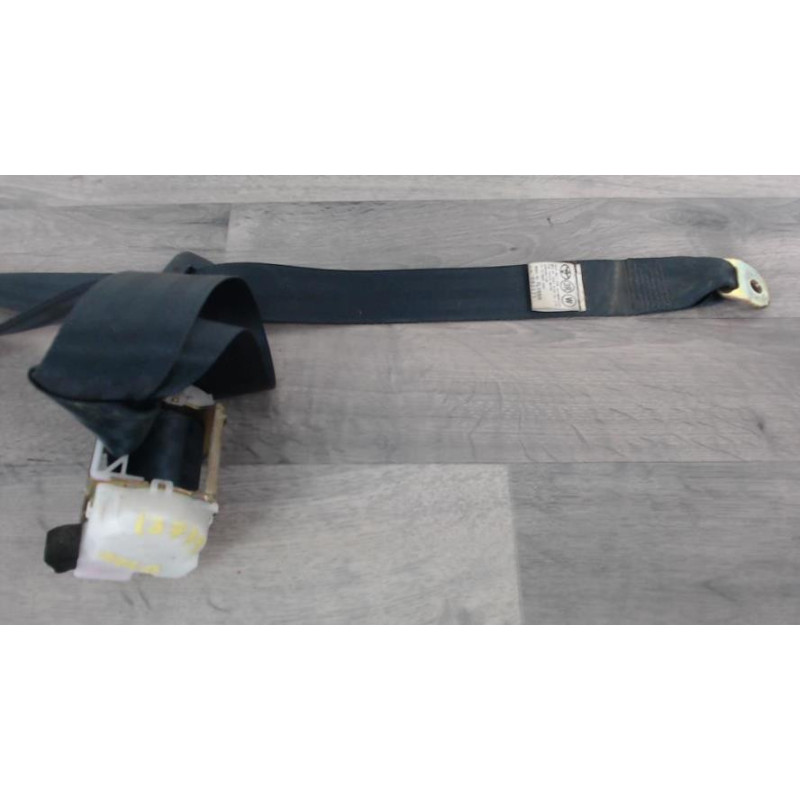Ceinture arriere droite troisieme ligne TOYOTA COROLLA VERSO 2 PHASE 1 d’occasion