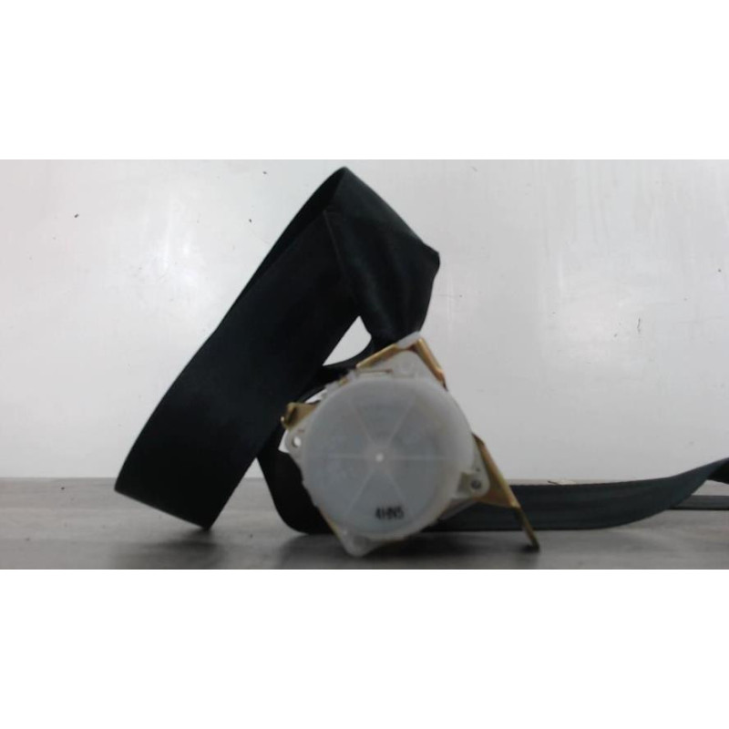 Ceinture arriere gauche troisieme ligne TOYOTA COROLLA VERSO 2 PHASE 1 d’occasion