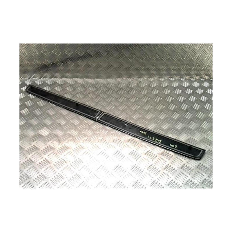 Baguette de porte avant droite PEUGEOT 407 COUPE d’occasion
