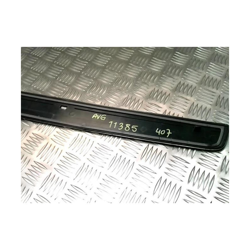 Baguette de porte avant droite PEUGEOT 407 COUPE d’occasion