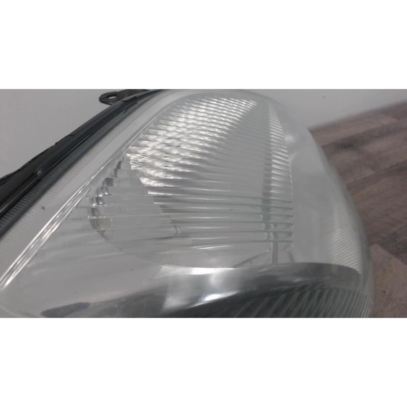 Optique avant principal droit (feux)(phare) FORD FIESTA 5 PHASE 1 d’occasion