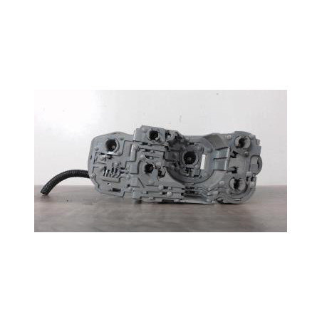 Platine feu arriere gauche TOYOTA COROLLA VERSO 2 PHASE 1 d’occasion