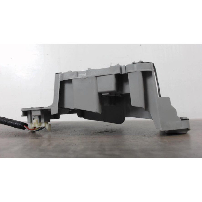 Platine feu arriere gauche TOYOTA COROLLA VERSO 2 PHASE 1 d’occasion