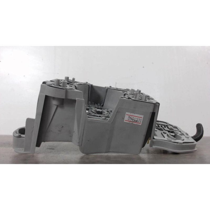 Platine feu arriere gauche TOYOTA COROLLA VERSO 2 PHASE 1 d’occasion