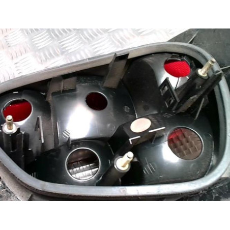 Feu arriere principal droit (feux) RENAULT MEGANE 1 PHASE 2 d’occasion