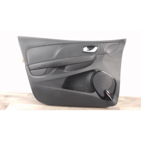 Panneau de porte avant gauche RENAULT CLIO 4 PHASE 2 d’occasion