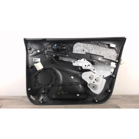 Panneau de porte avant gauche RENAULT CLIO 4 PHASE 2 d’occasion