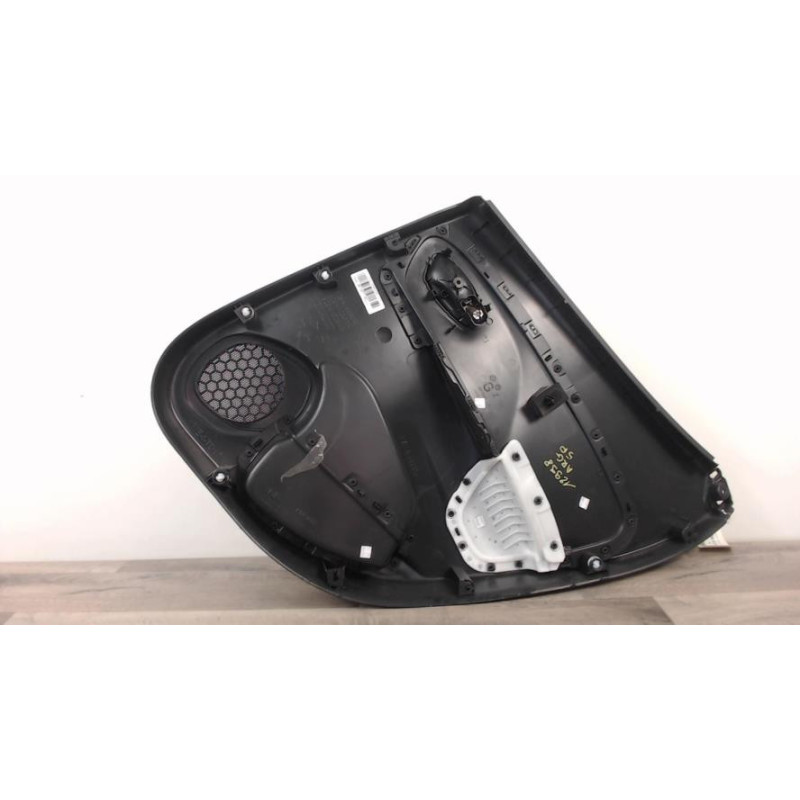 Panneau de porte avant gauche RENAULT CLIO 4 PHASE 2 d’occasion