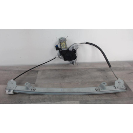 Leve vitre electrique avant gauche RENAULT CLIO 2 PHASE 2 d’occasion