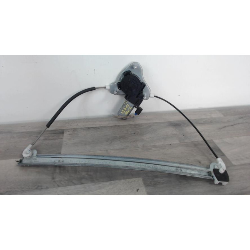 Leve vitre electrique avant gauche RENAULT CLIO 2 PHASE 2 d’occasion