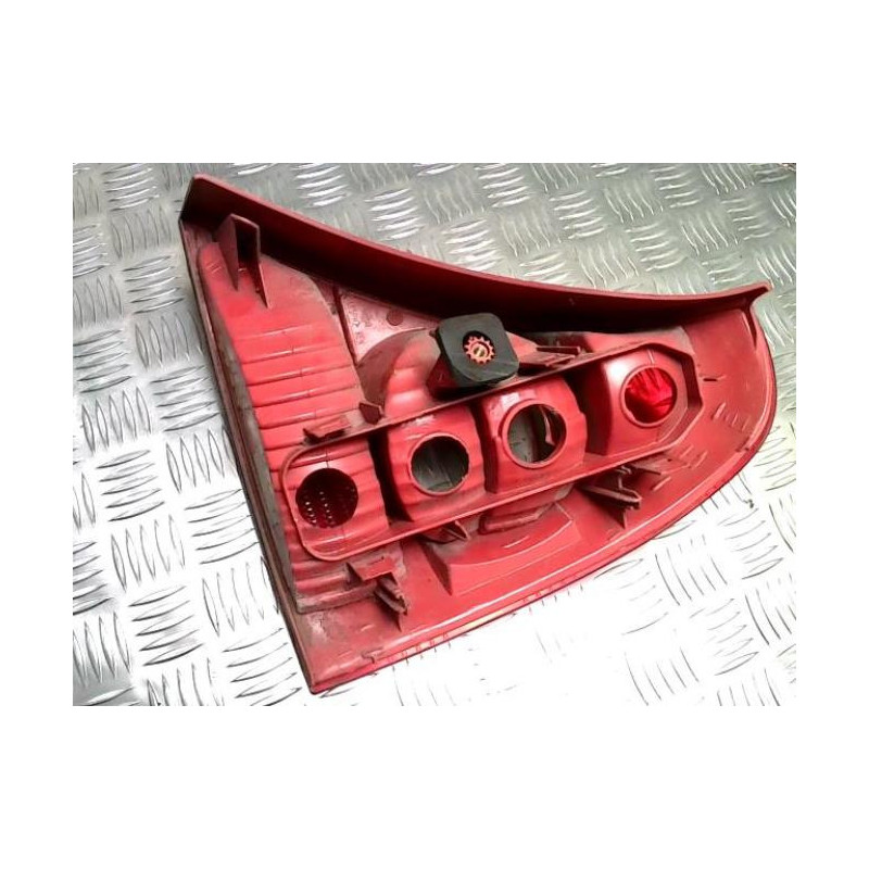 Feu arriere principal gauche (feux) RENAULT CLIO 2 PHASE 2 d’occasion